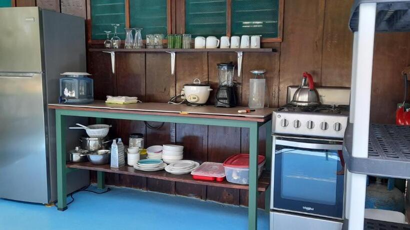 Отель Mal Pais Surf Camp