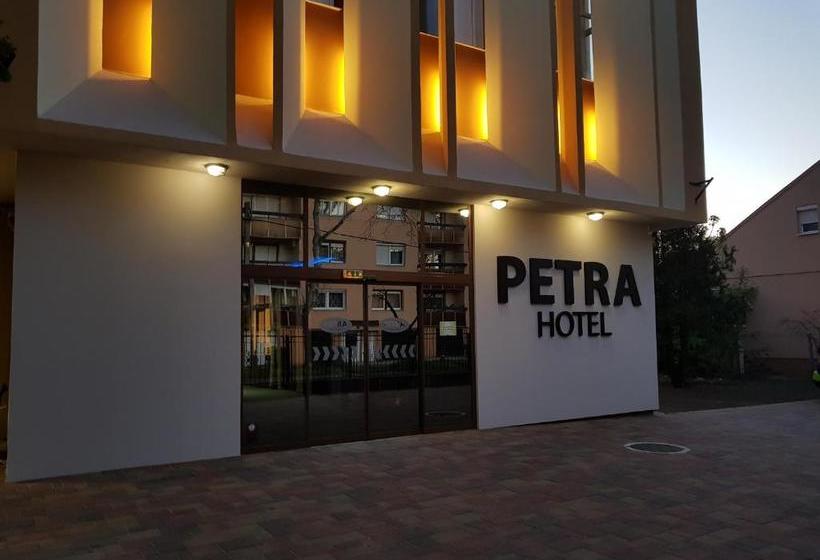 هتل Petra