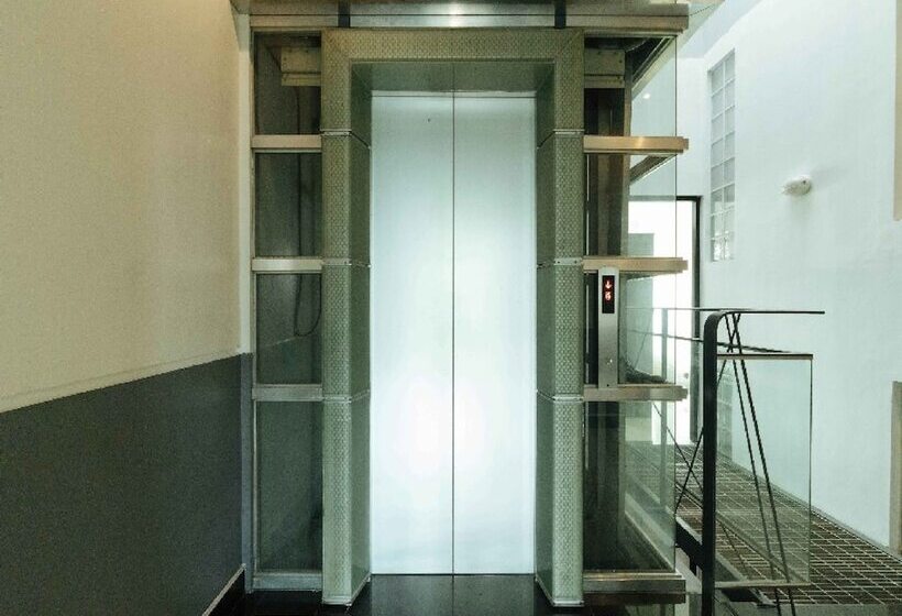 בית מלון כפרי Reddoorz Plus At Banawe Quezon City