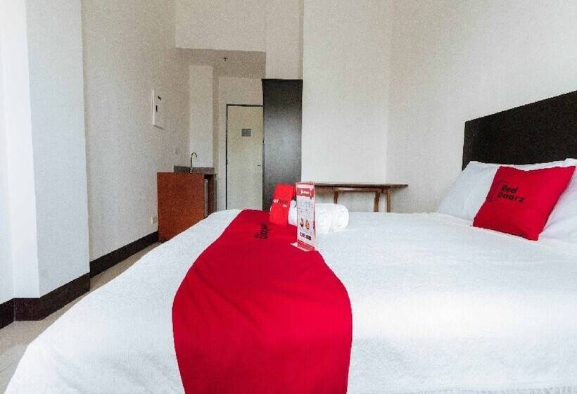 בית מלון כפרי Reddoorz Plus At Banawe Quezon City