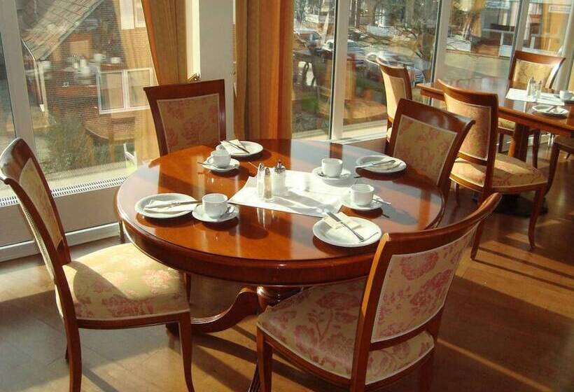 فندق Vier Jahreszeiten Bensersiel