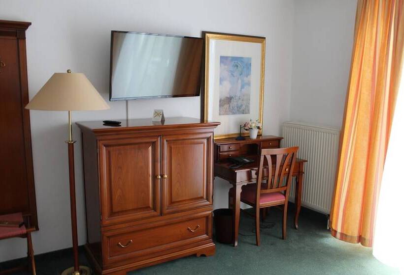 فندق Vier Jahreszeiten Bensersiel