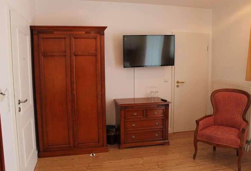 فندق Vier Jahreszeiten Bensersiel