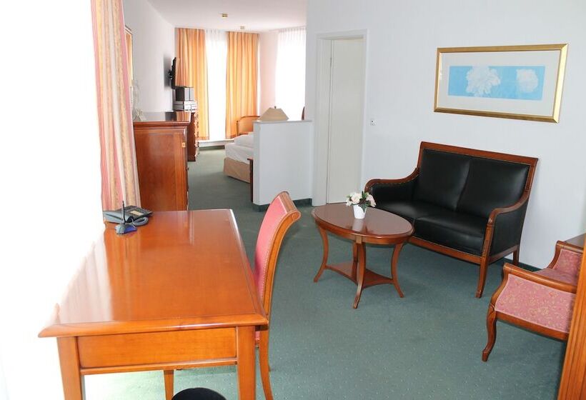 فندق Vier Jahreszeiten Bensersiel