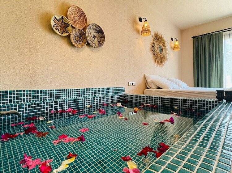 Z Exclusive Hotel And Villas