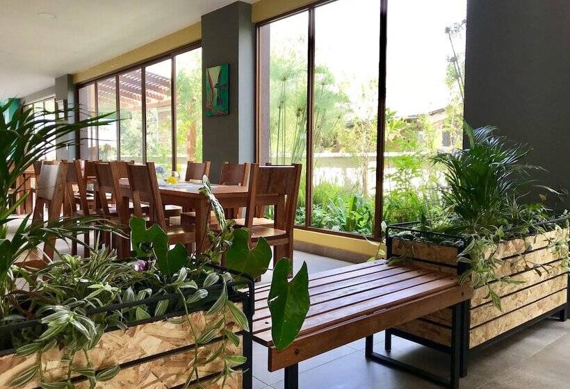 Ilalo Garden Hotel & Restaurant