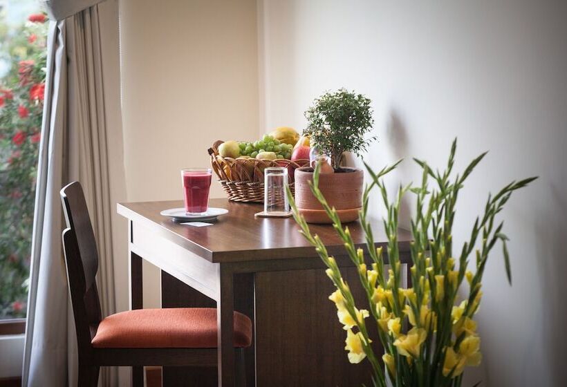 Ilalo Garden Hotel & Restaurant