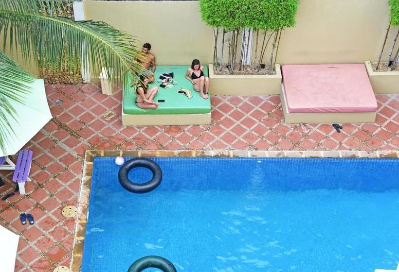 Mad Monkey Kampot Hostel   Adults Only