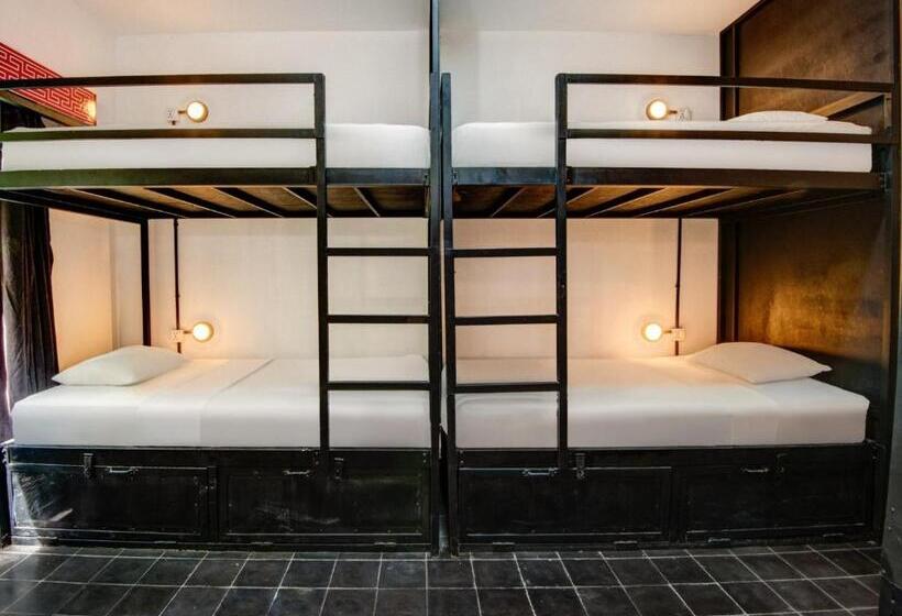 Mad Monkey Hostel Phnom Penh