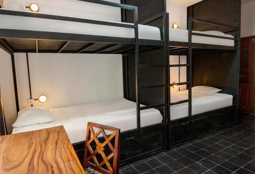 Mad Monkey Hostel Phnom Penh