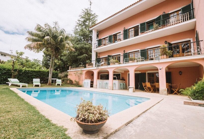 Nice Way Cascais Hostel & Surf Camp