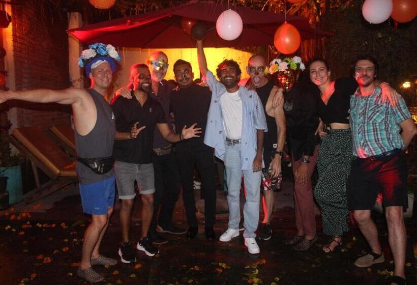 Seconds Hostel   Colombo