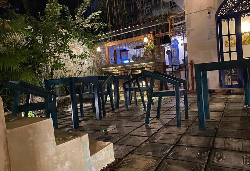 Seconds Hostel Colombo