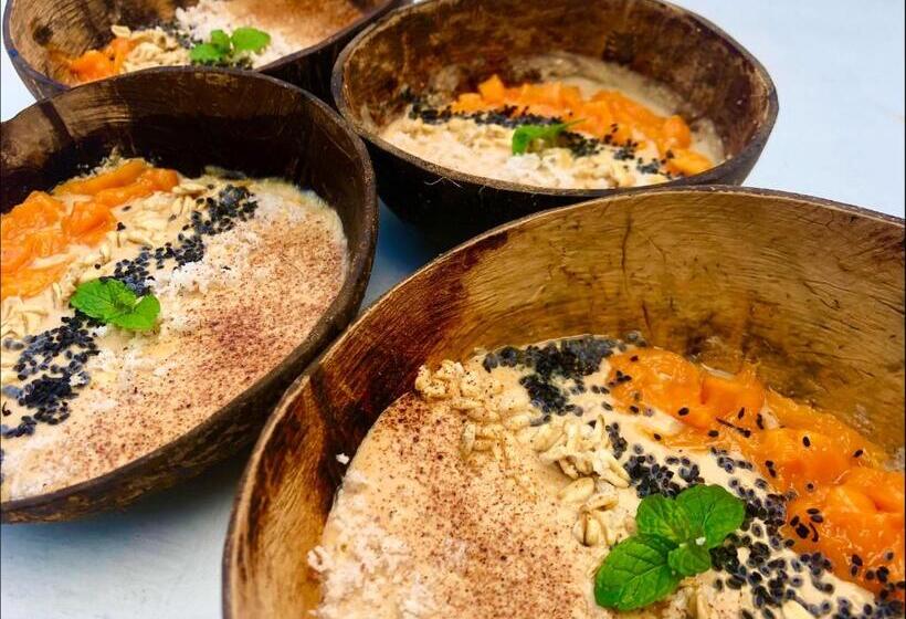 Seconds Hostel   Colombo