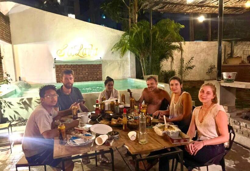 Seconds Hostel   Colombo