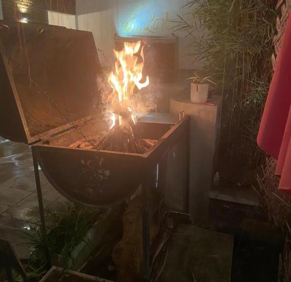 Seconds Hostel   Colombo