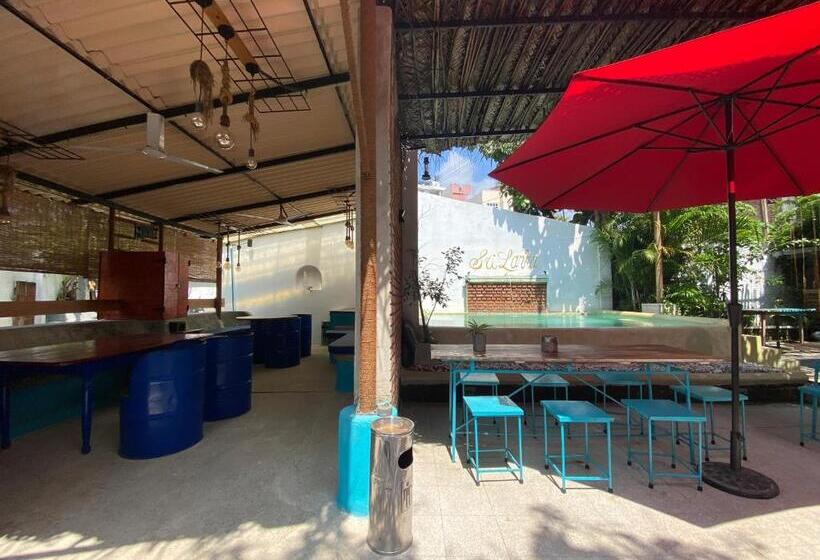 Seconds Hostel   Colombo