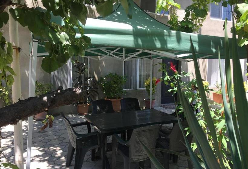 Общежитие Ortachala Summer House