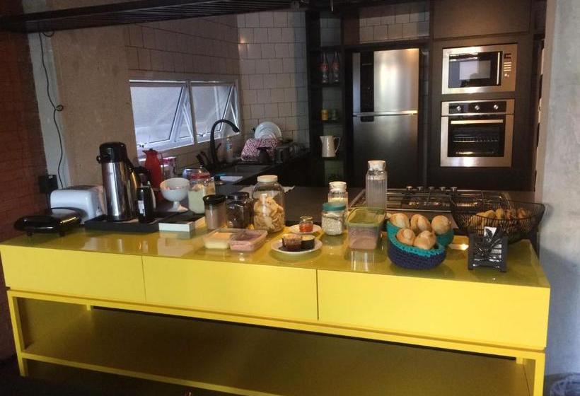 Artsy Vitoria Hostel