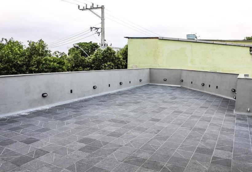 Artsy Vitoria Hostel