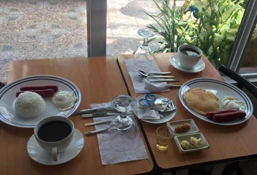 مبيت وإفطار R & D Island Lodge