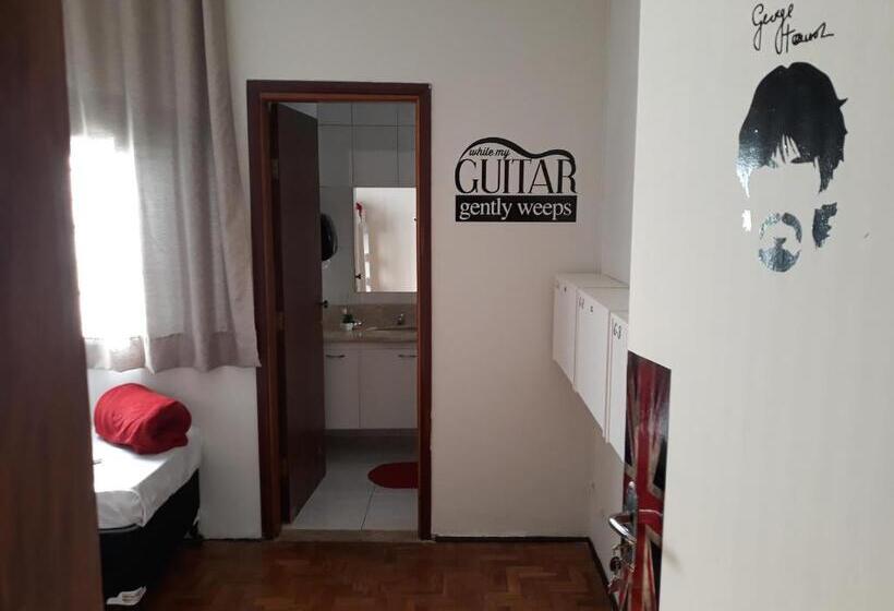 Casa Beatles Hostel Bauru