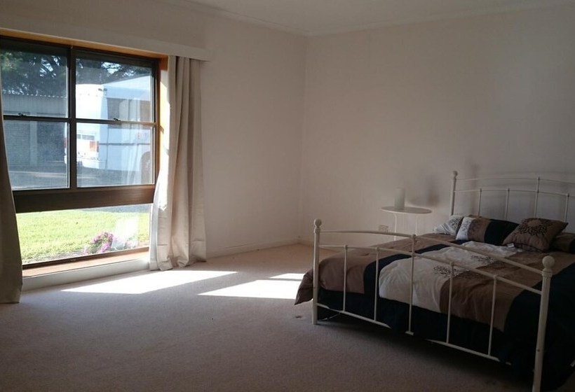 Bed and Breakfast Hilltop Escape