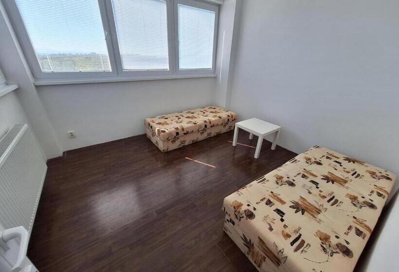 בית מלון כפרי Ak Martinov