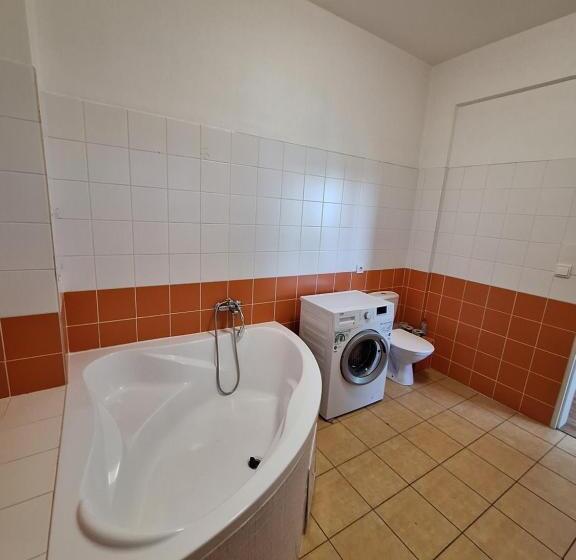 בית מלון כפרי Ak Martinov