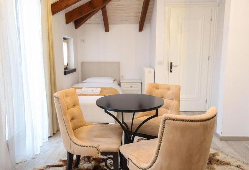 בית מלון כפרי Bujtina Oxhaku