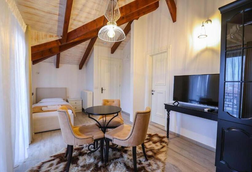 בית מלון כפרי Bujtina Oxhaku