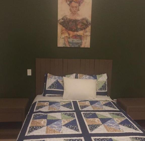 Отель Revolución