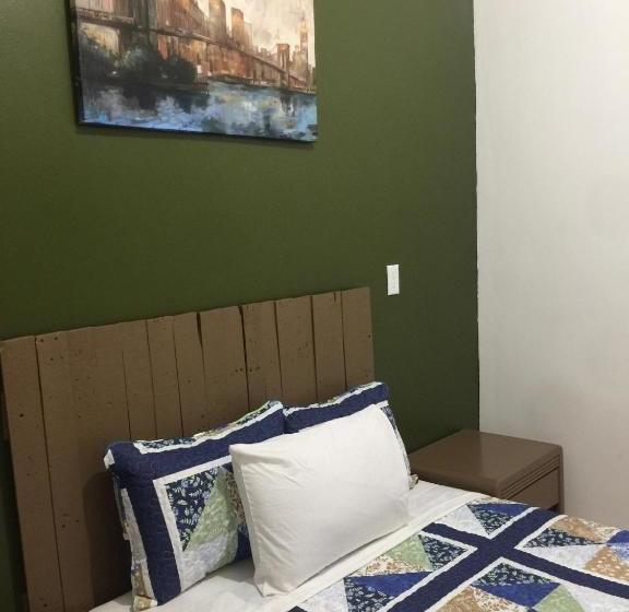 ホテル Revolución