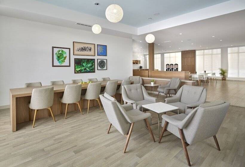 בית מלון כפרי Element Edmonton West