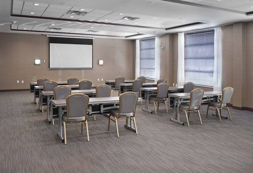 בית מלון כפרי Element Edmonton West