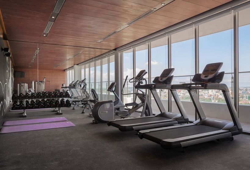 فندق Emion Phnom Penh