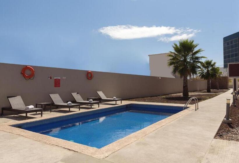 Отель Extended Suites Saltillo Galerías