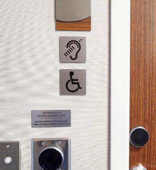هتل Fairfield Inn & Suites By Marriott Ottawa Airport