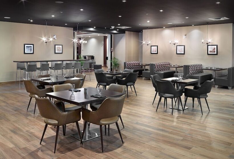 ホテル Four Points By Sheraton Edmonton West