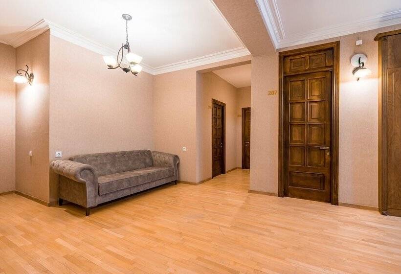 هتل Imperial House