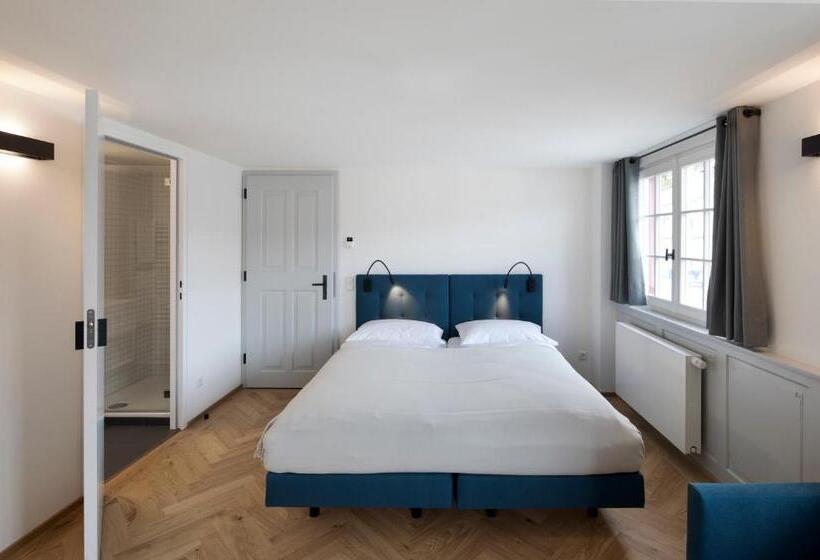 هتل Krone Hard   Self Check In