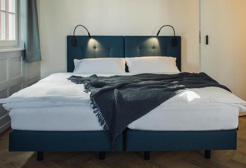 ホテル Krone Hard   Self Check In