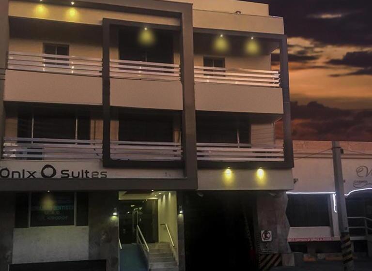 فندق Onix Suites