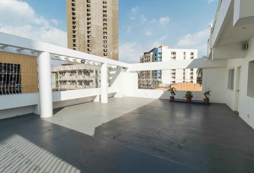 酒店 Reddoorz Plus @ Boni Avenue Mandaluyong