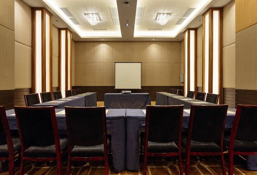 Summit Hotel Tacloban