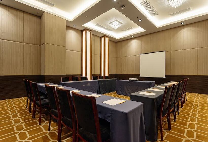 Summit Hotel Tacloban