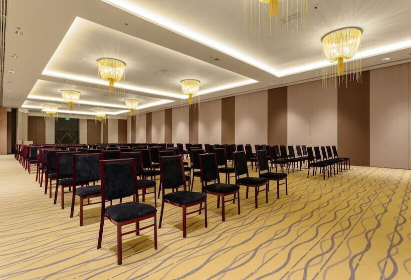 Summit Hotel Tacloban