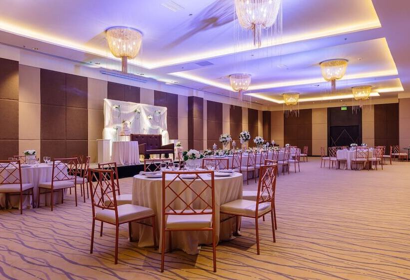 Summit Hotel Tacloban