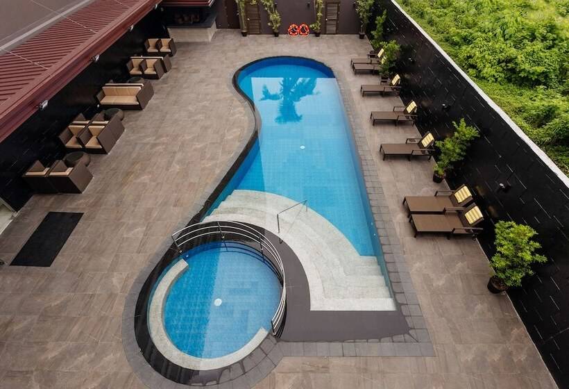 Summit Hotel Tacloban