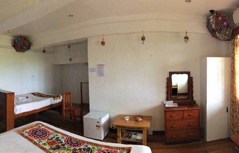 هتل Tagimoucia House